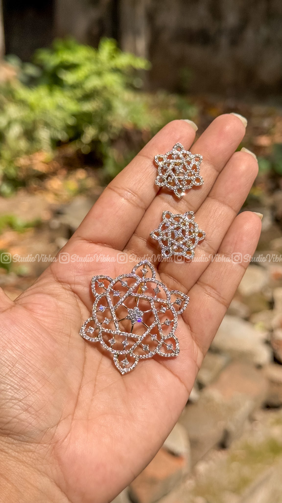 Malar Vinyasam Kolam ~ Traditional AD Kolam pendant set
