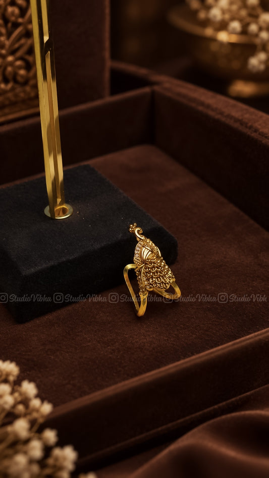 Thogai Mayil ~ Vintage NELI ring