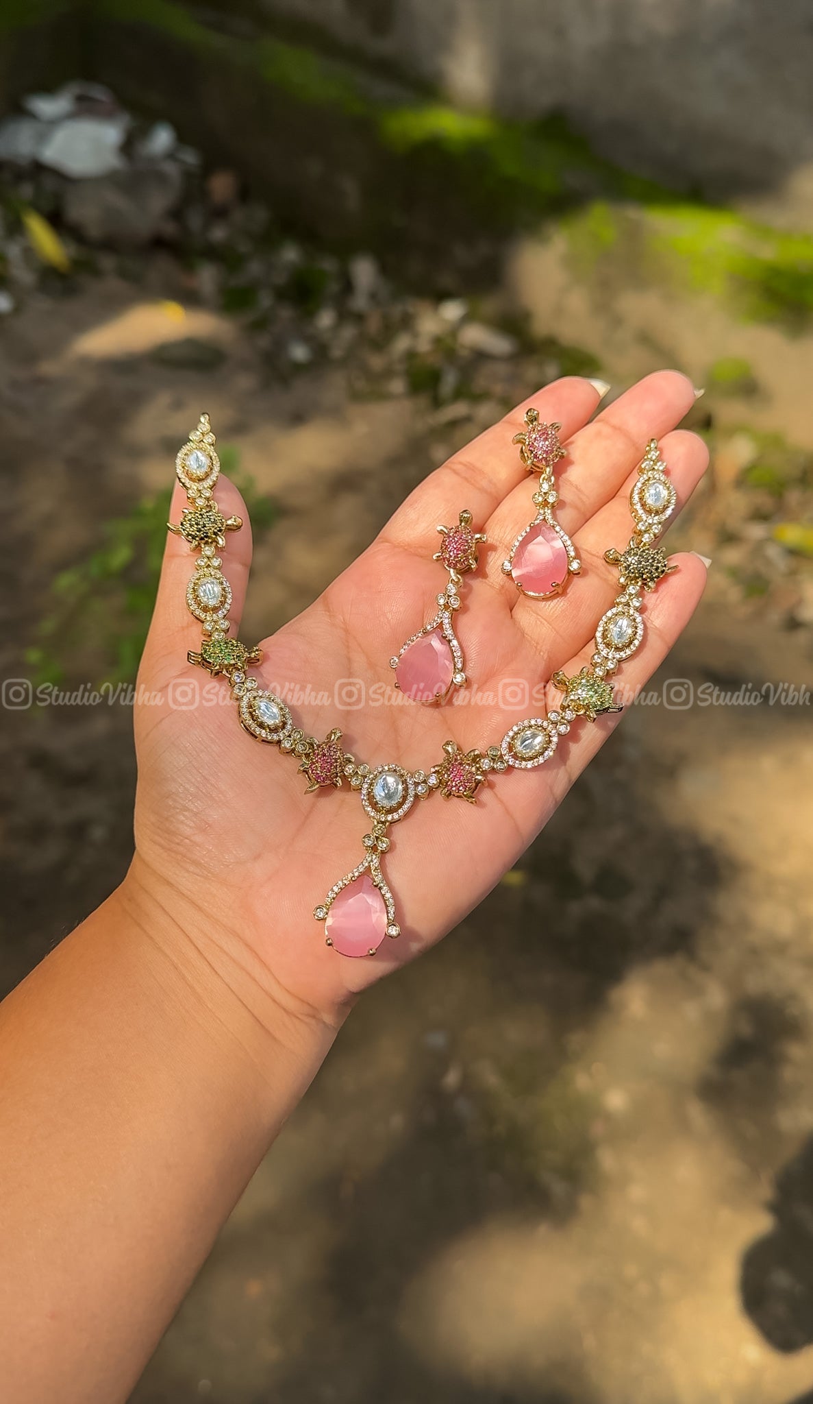 Chelona ~ Turtle Mozonite Neckset
