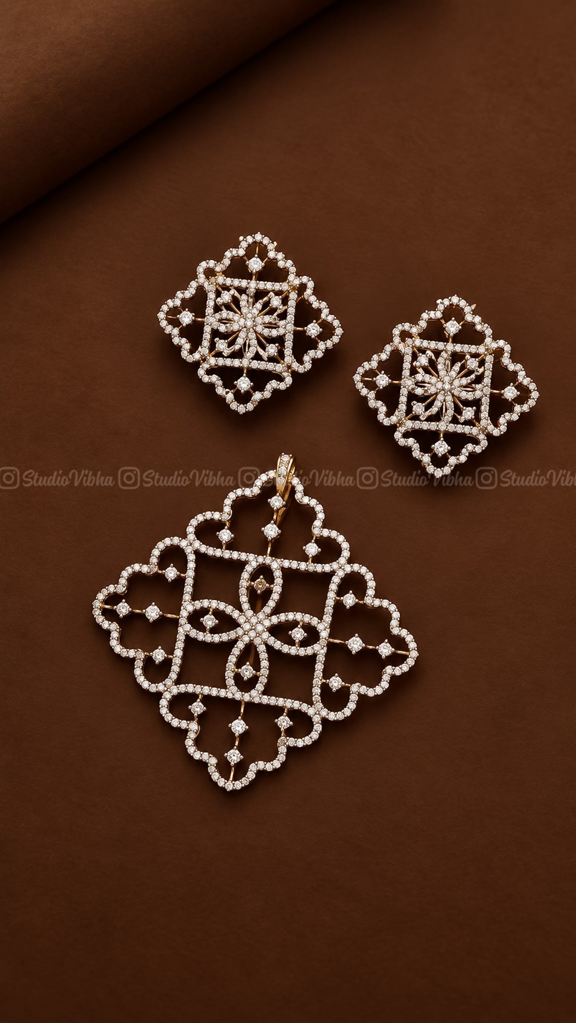 Kattam Jali ~ Traditional Kolam AD Pendant set