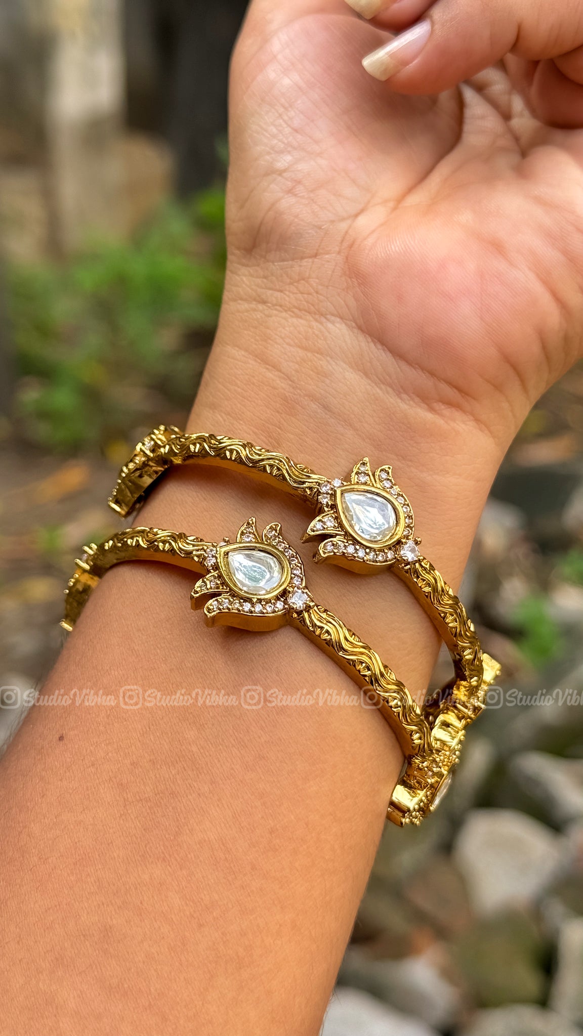 Lotus Mozonite bangles
