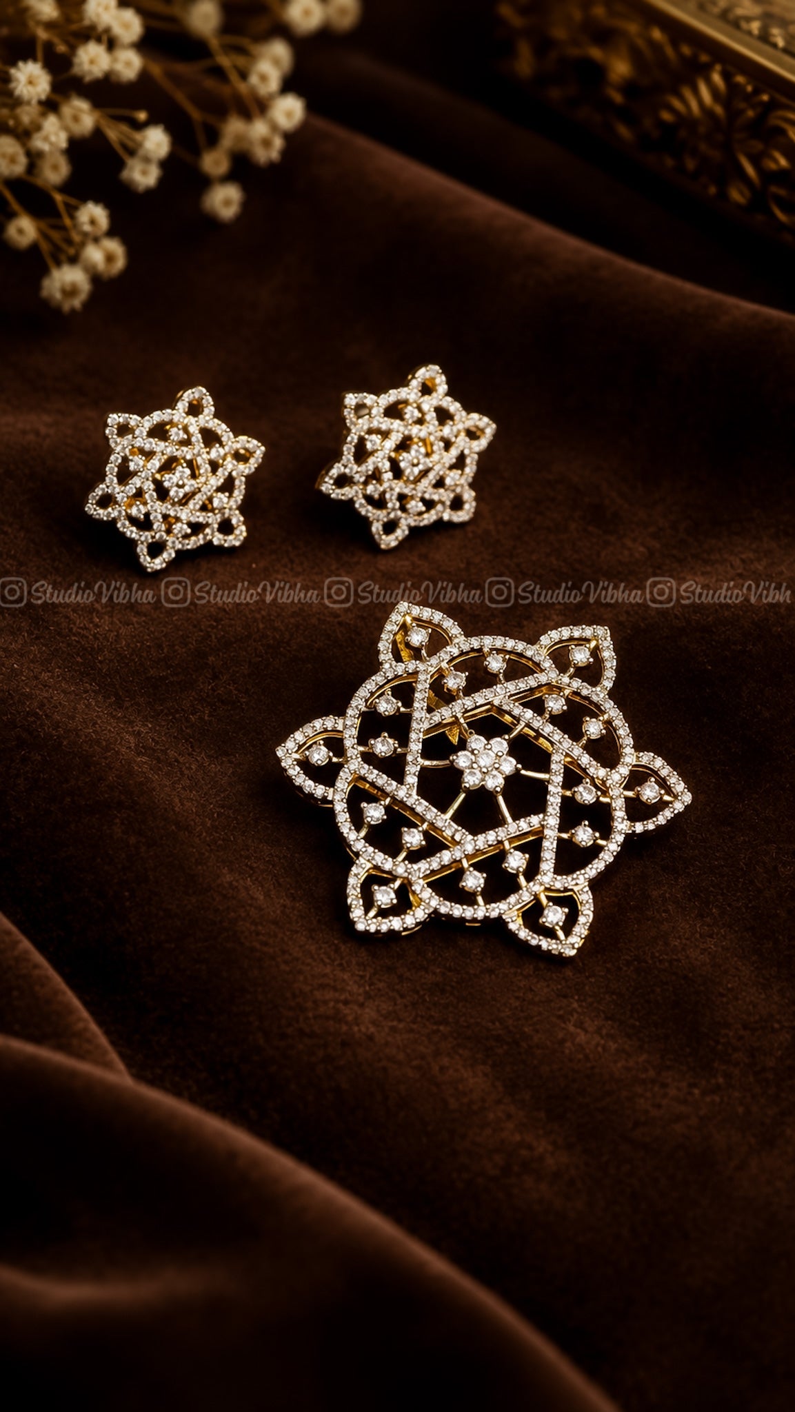 Malar Vinyasam Kolam ~ Traditional AD Kolam pendant set