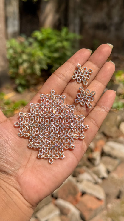 Sikku Valai Kolam ~ Traditional AD Kolam pendant set