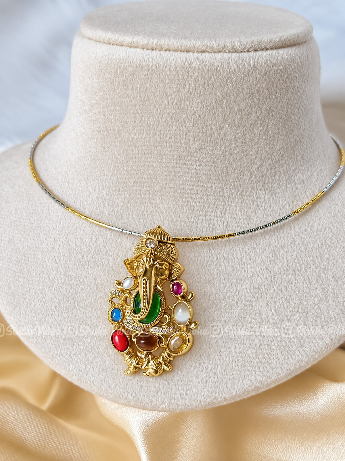 Ganesha Navaratna Pendant