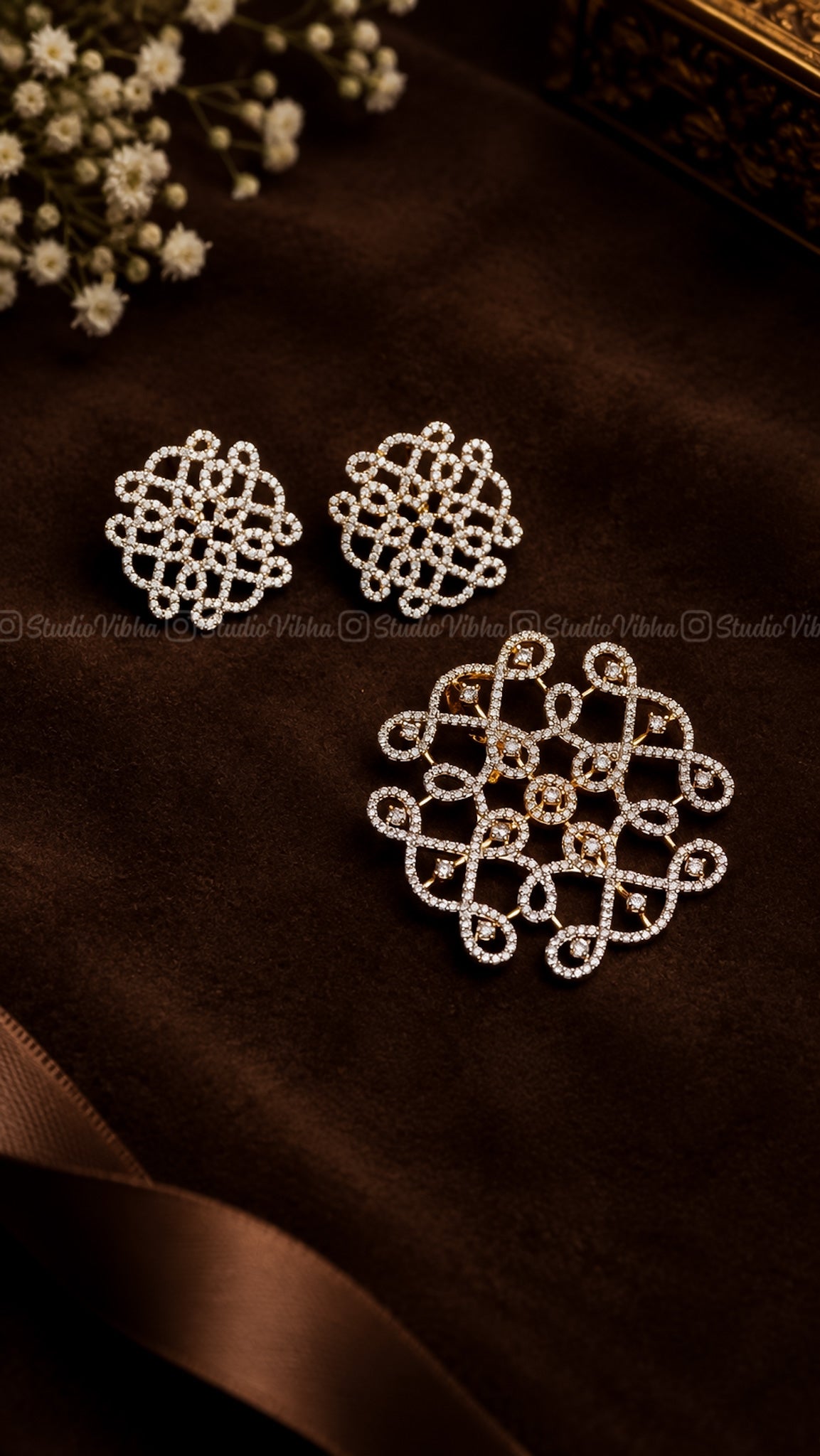 Ananta Mudi ~ Traditional AD Kolam pendant set
