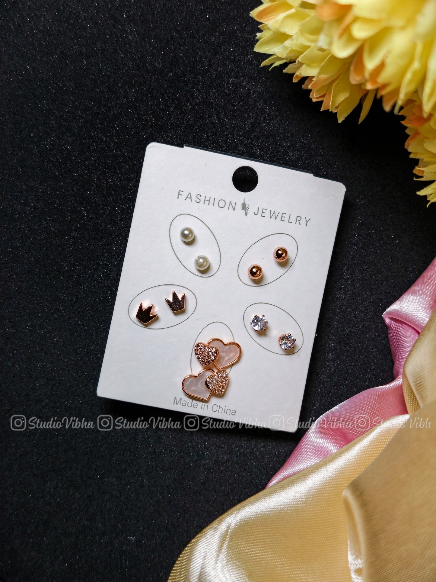 Secondary earring - Hearts & crown
