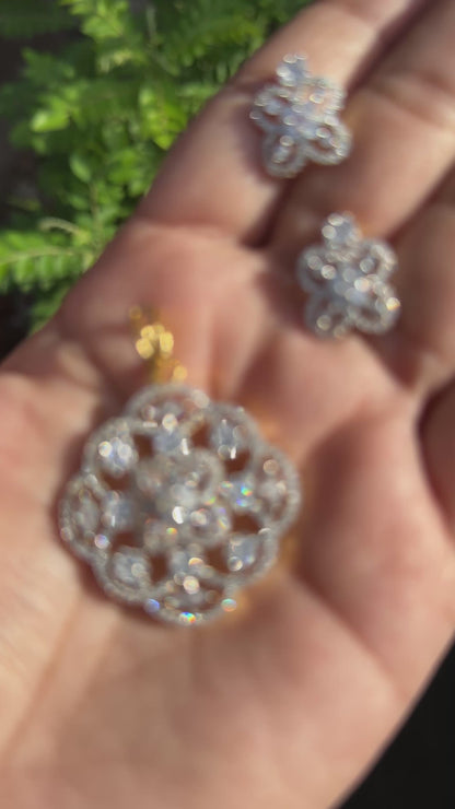 Poo Kolam ~ Traditional AD Kolam pendant set